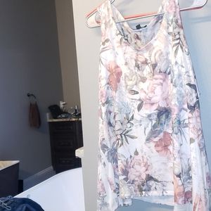 Floral print cold shoulder top, size Large